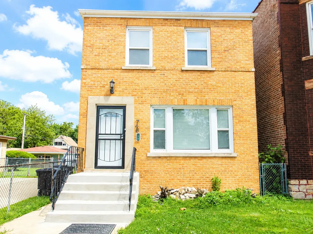 748 East 69th Place Chicago IL 60637
