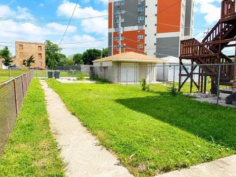 748 East 69th Place Chicago IL 60637