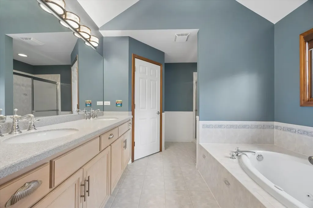 202 West Willow Street Lombard IL 60148