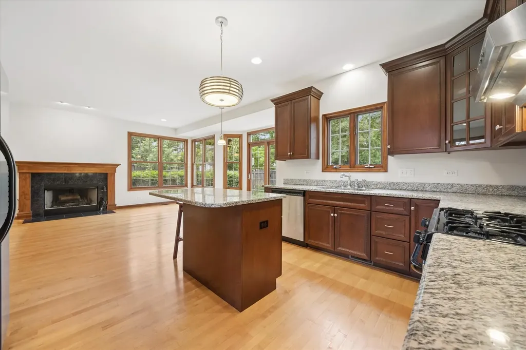 202 West Willow Street Lombard IL 60148