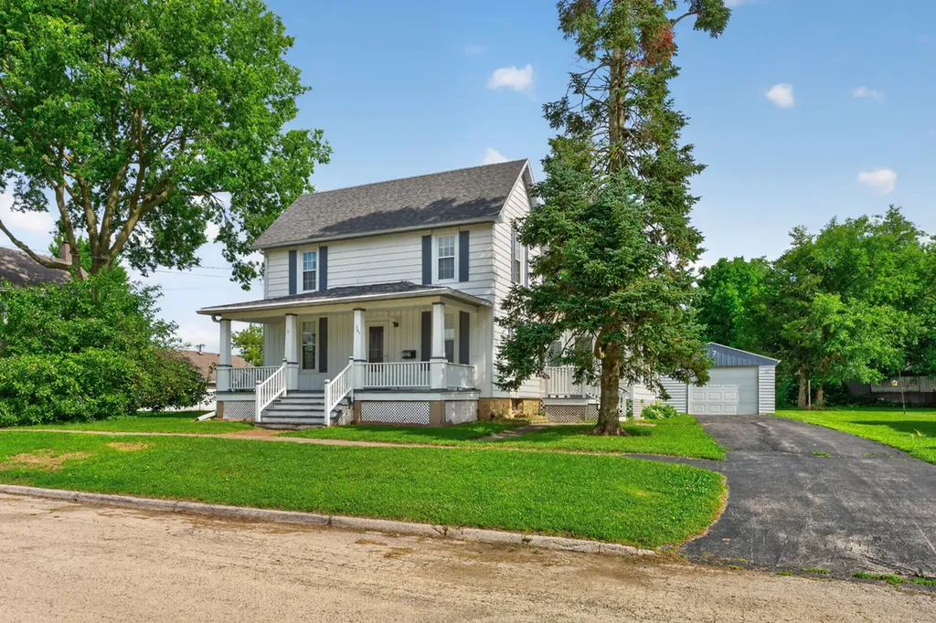 121 West 6th Street Byron IL 61010