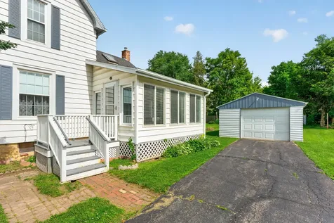 121 West 6th Street Byron IL 61010