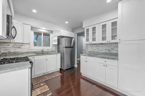 1483 North Pembroke Drive South Elgin IL 60177