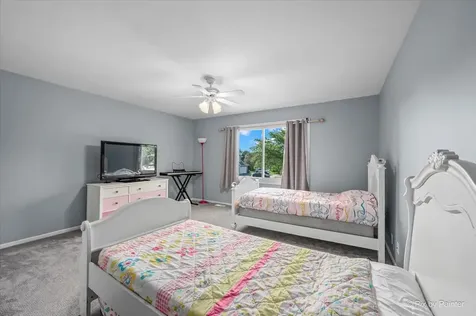 1483 North Pembroke Drive South Elgin IL 60177