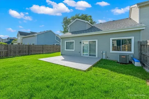 1483 North Pembroke Drive South Elgin IL 60177