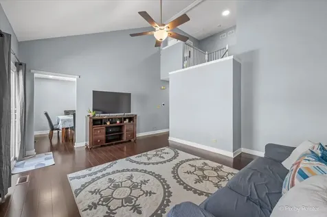 1483 North Pembroke Drive South Elgin IL 60177