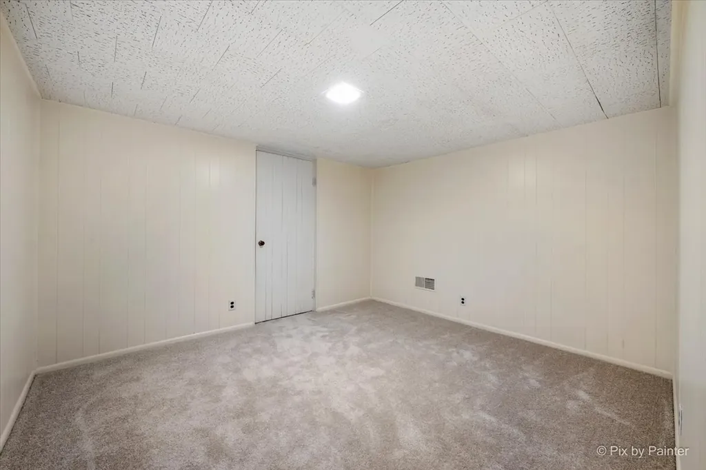 316 South Elmwood Drive Aurora IL 60506