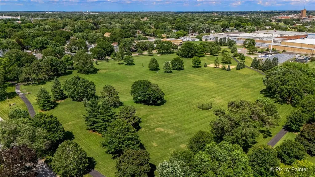 316 South Elmwood Drive Aurora IL 60506