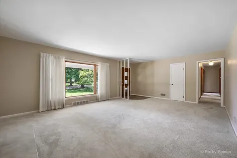 316 South Elmwood Drive Aurora IL 60506