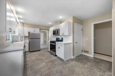 316 South Elmwood Drive Aurora IL 60506