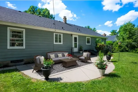 316 South Elmwood Drive Aurora IL 60506