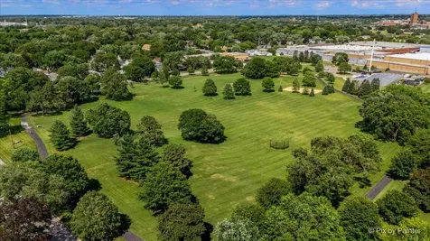 316 South Elmwood Drive Aurora IL 60506