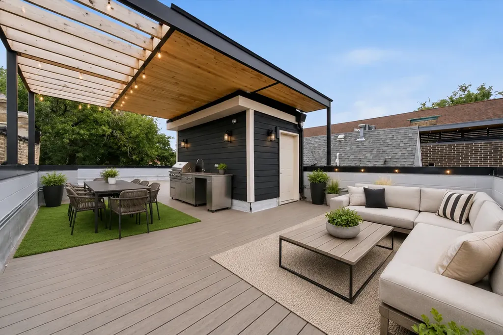 2334 North Oakley Avenue Chicago IL 60647