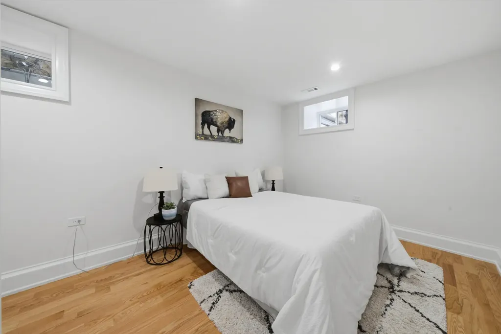 2334 North Oakley Avenue Chicago IL 60647