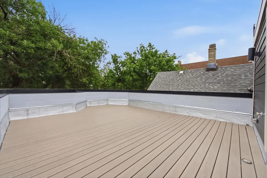 2334 North Oakley Avenue Chicago IL 60647