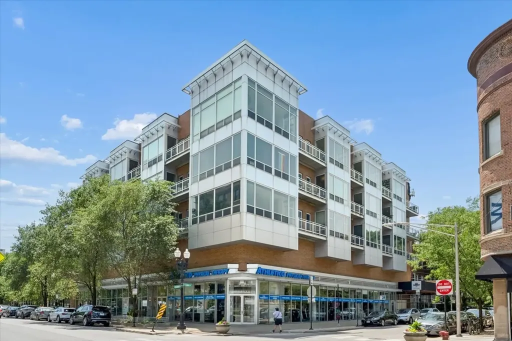 3920 North Sheridan Road Chicago IL 60613