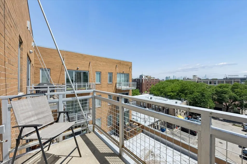 3920 North Sheridan Road Chicago IL 60613
