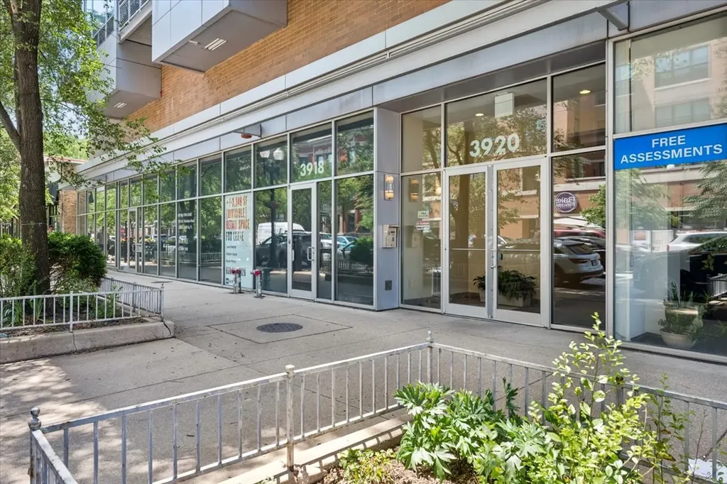 3920 North Sheridan Road Chicago IL 60613