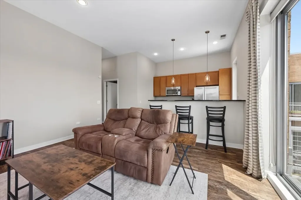 3920 North Sheridan Road Chicago IL 60613