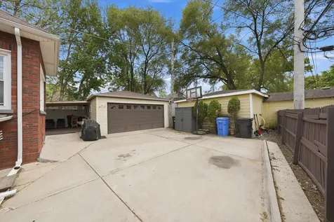 1615 West Beverly Glen Parkway Chicago IL 60643