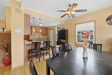 1615 West Beverly Glen Parkway Chicago IL 60643