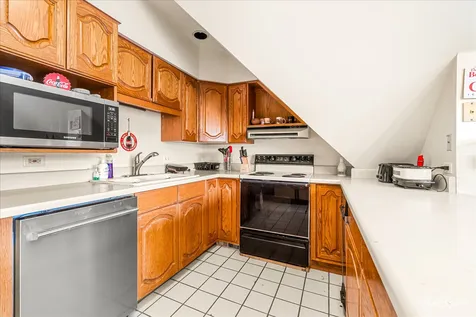 386 East Chicago Street Elgin IL 60120