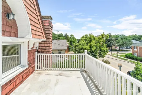 386 East Chicago Street Elgin IL 60120