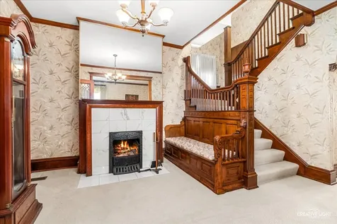 386 East Chicago Street Elgin IL 60120