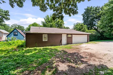 386 East Chicago Street Elgin IL 60120