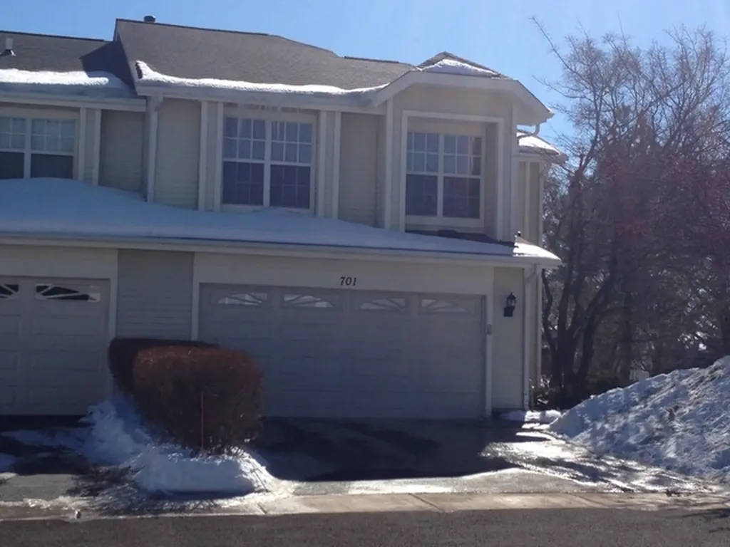 701 Sturnbridge Lane Schaumburg IL 60173