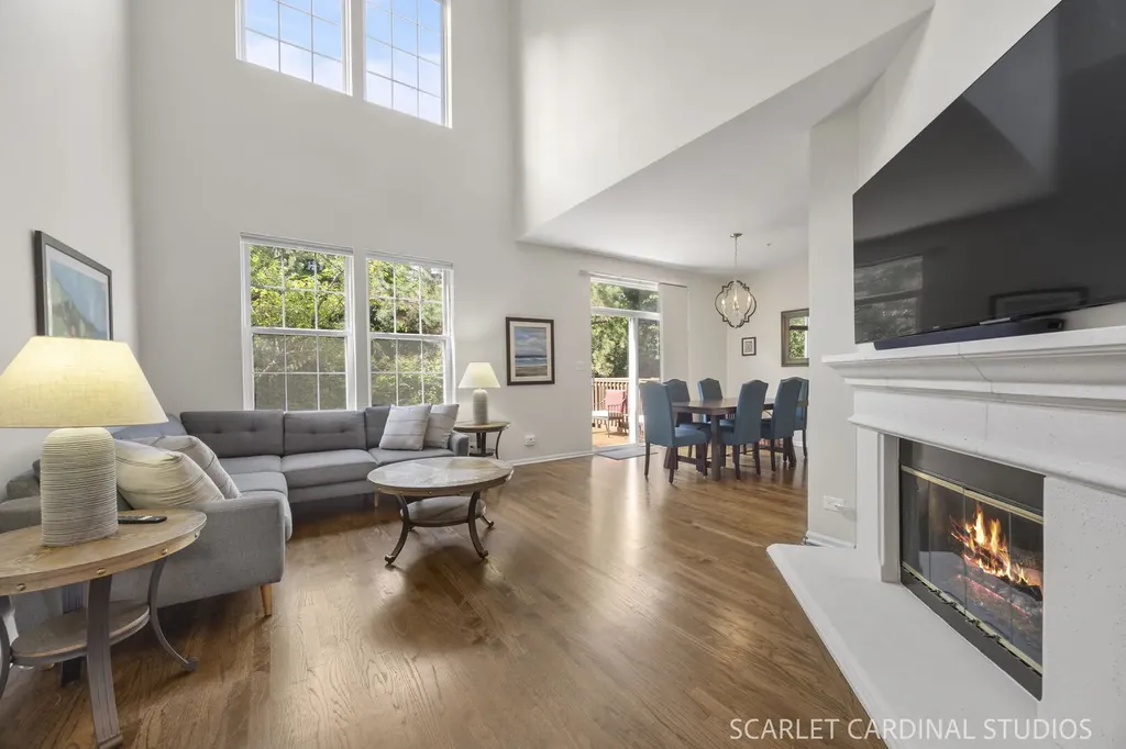 152 Tanglewood Drive Glen Ellyn IL 60137