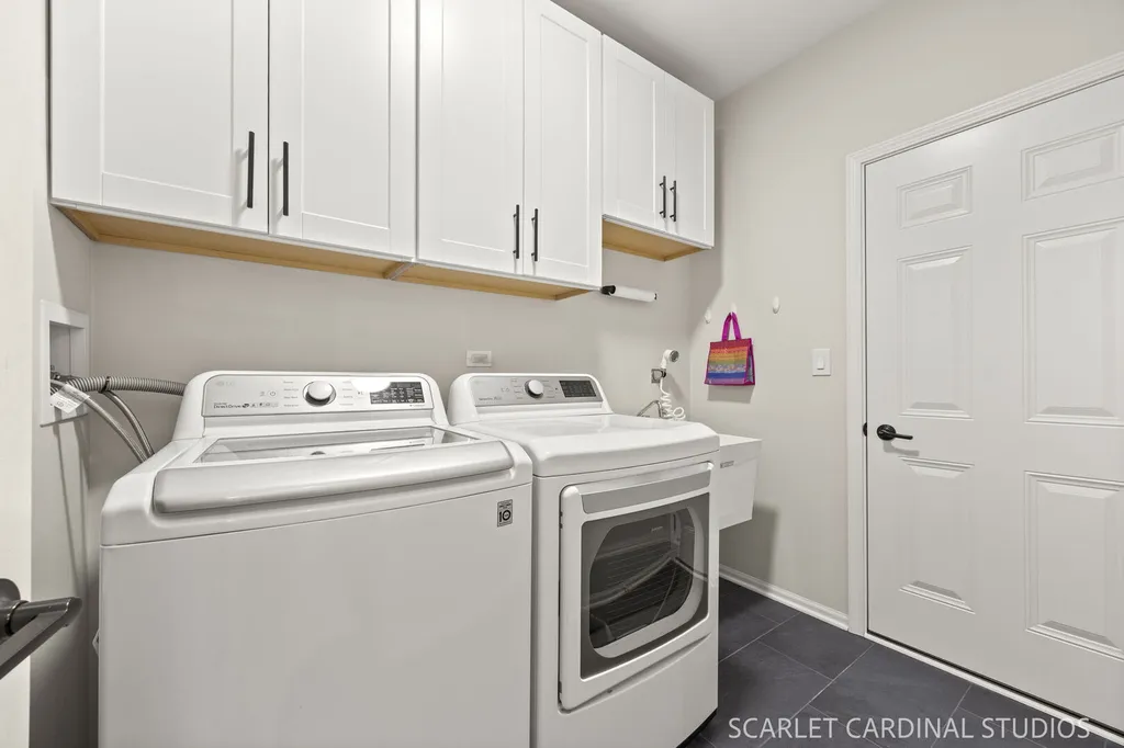 152 Tanglewood Drive Glen Ellyn IL 60137