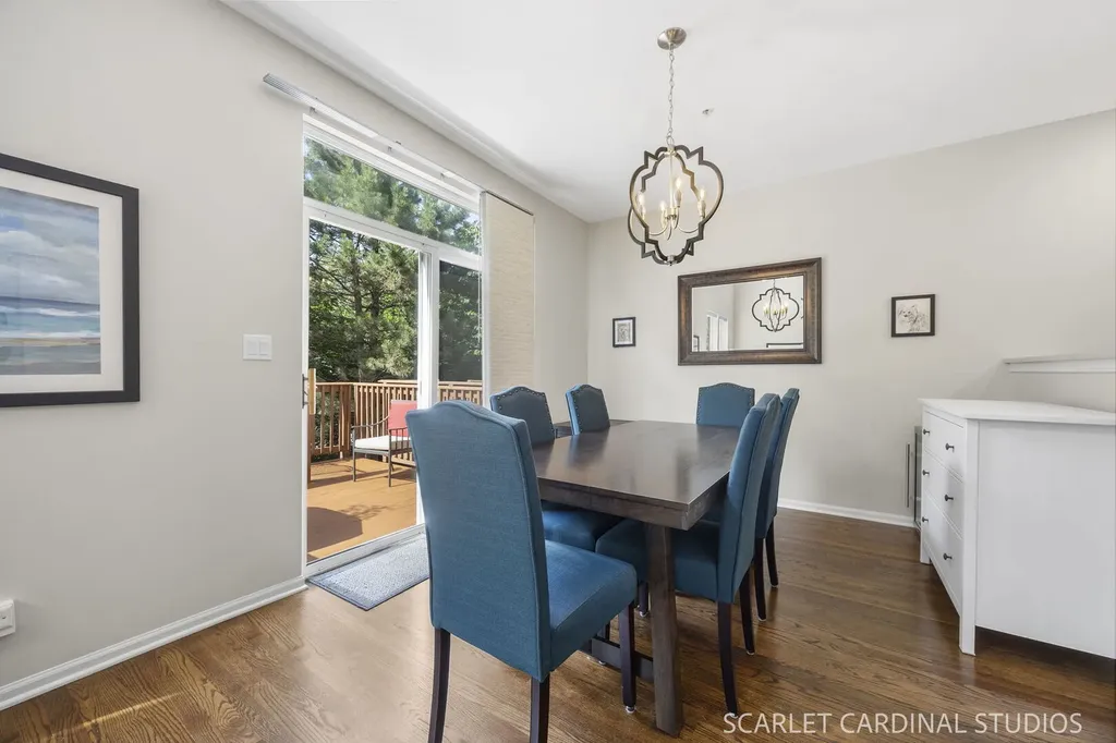 152 Tanglewood Drive Glen Ellyn IL 60137