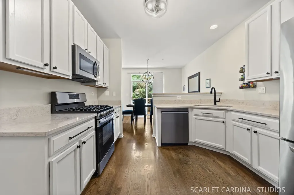 152 Tanglewood Drive Glen Ellyn IL 60137