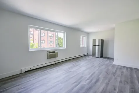 2001 West Summerdale Avenue Chicago IL 60625