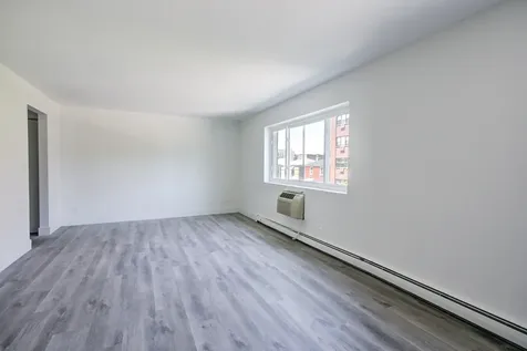 2001 West Summerdale Avenue Chicago IL 60625
