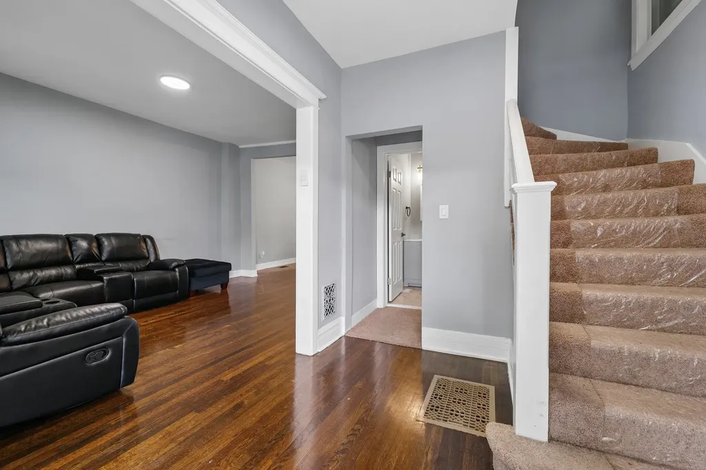 7005 South Eberhart Avenue Chicago IL 60637