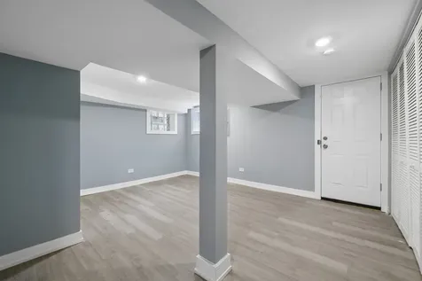 7005 South Eberhart Avenue Chicago IL 60637