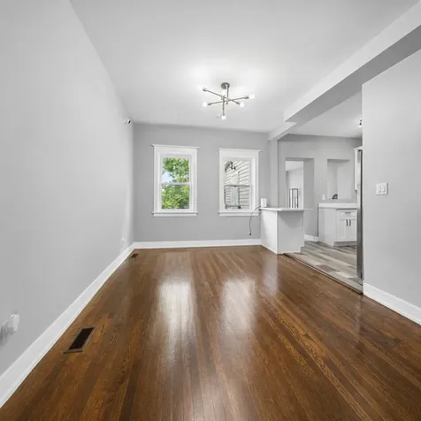 7005 South Eberhart Avenue Chicago IL 60637