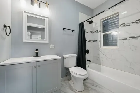 7005 South Eberhart Avenue Chicago IL 60637