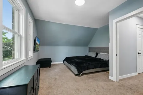 7005 South Eberhart Avenue Chicago IL 60637