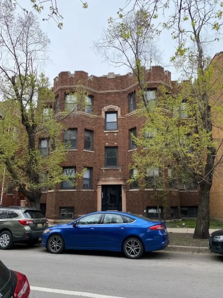 640 West Roscoe Street Chicago IL 60613