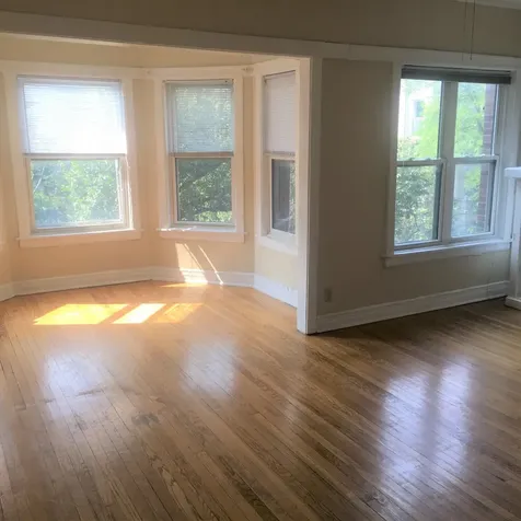 640 West Roscoe Street Chicago IL 60613