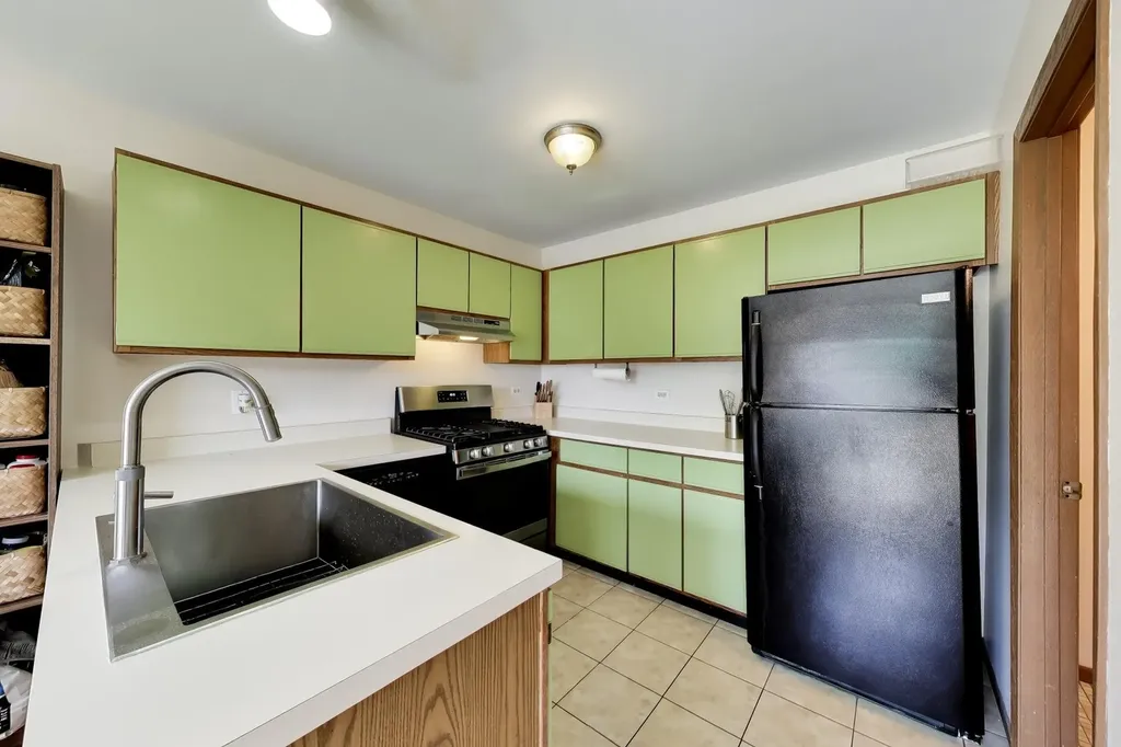 5602 Tinder Drive Rolling Meadows IL 60008
