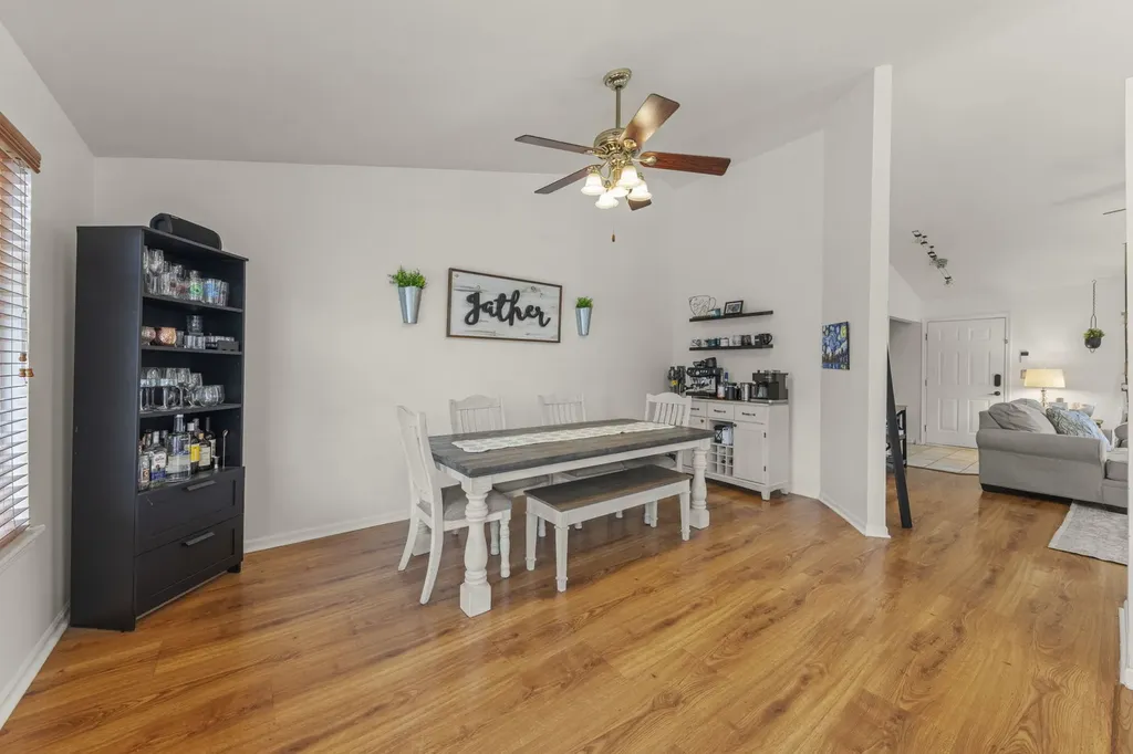 1969 Conway Lane Aurora IL 60503