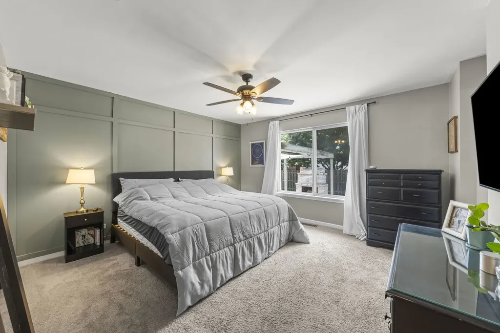 1969 Conway Lane Aurora IL 60503