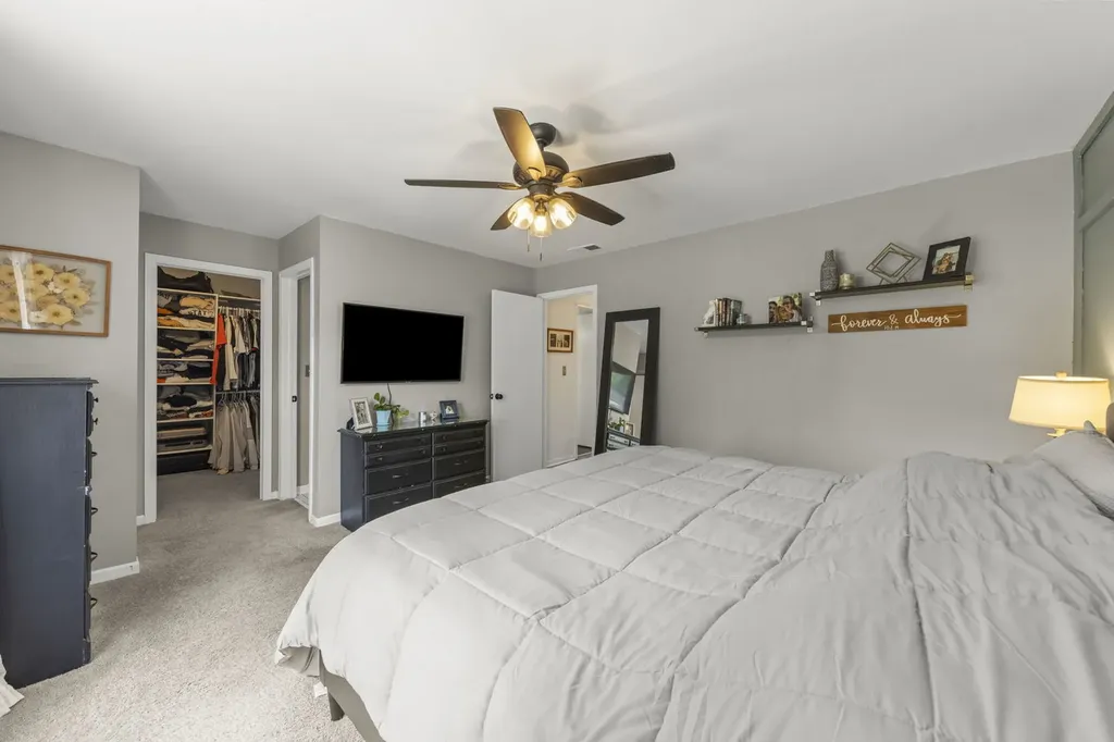 1969 Conway Lane Aurora IL 60503