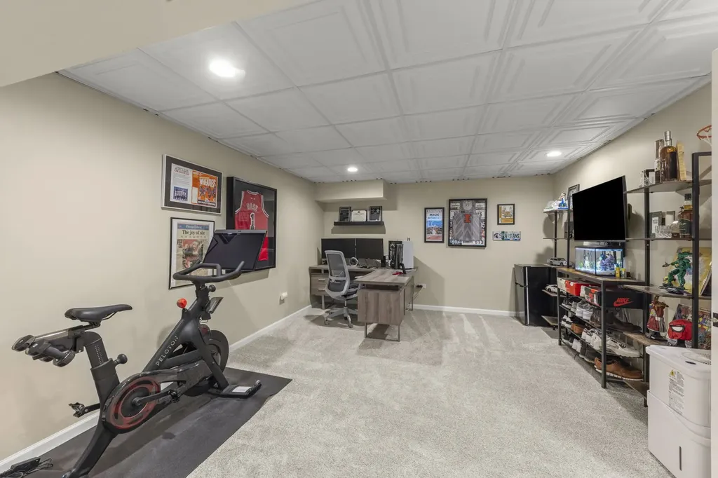 1969 Conway Lane Aurora IL 60503