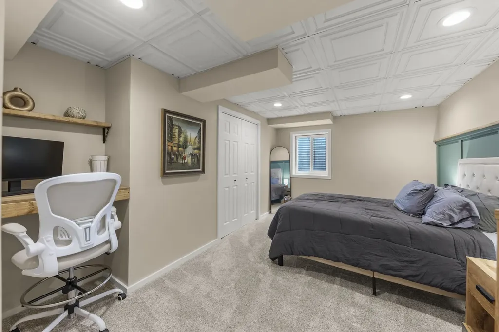 1969 Conway Lane Aurora IL 60503
