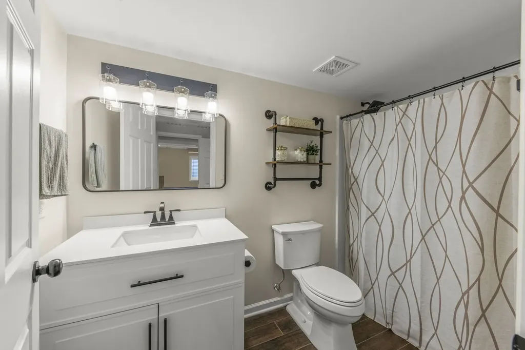 1969 Conway Lane Aurora IL 60503